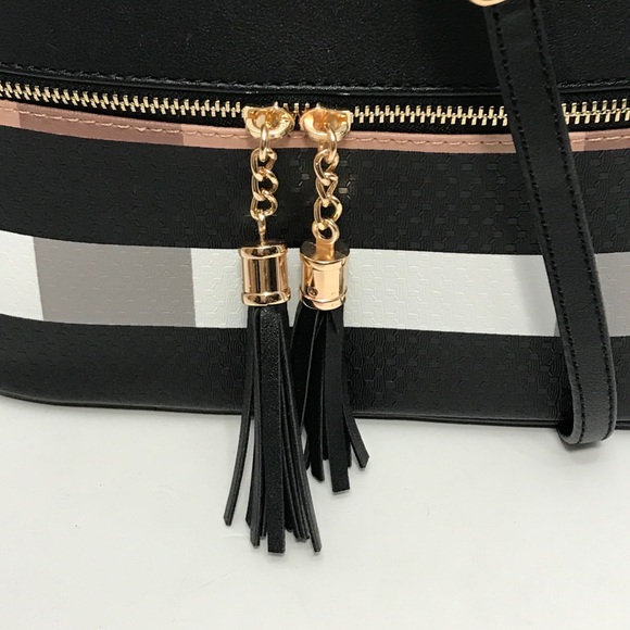 Deluxity Light Crossbody/Shoulder Bag - Picture 2 of 7